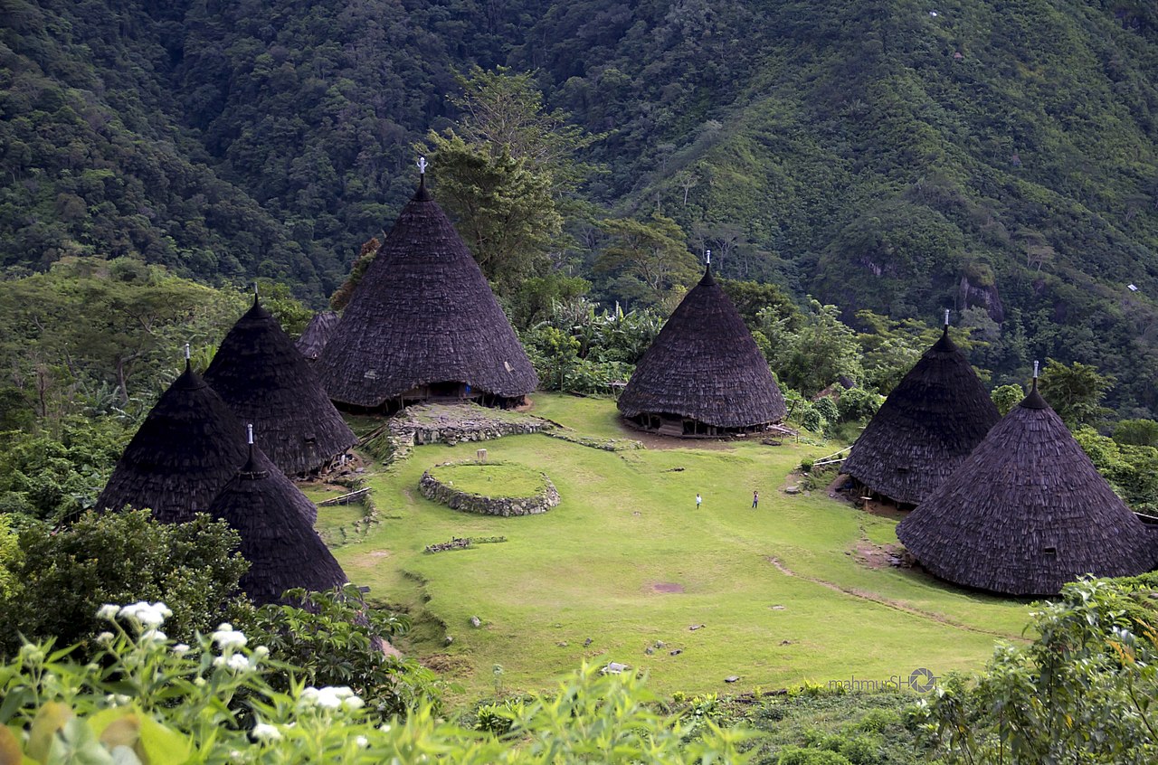 KKN di Desa Wisata Wae Rebo: Menyelami Arsitektur Rumah Kerucut di Manggarai, NTT